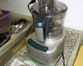 Cuisinart food processor - like new!