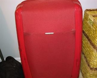Samsonite 360 wheels suitcase