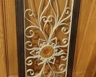 WALL DECOR METAL AND WOOD