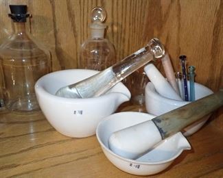 VINTAGE MOTAR AND BOWLS & BOTTLES