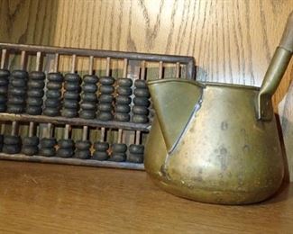 BRASS POUR / ABACUS