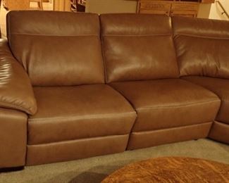 NATUZZI LEATHER ROUND SECTIONAL - WITH 3 - POWER RECLINERS  - SIZE 115" TO MIDDLE 115" TO END X 37 DEEP X 38" TALL - EXCELLENT CONDITION