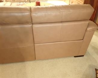 NATUZZI LEATHER ROUND SECTIONAL - WITH 3 - POWER RECLINERS  - SIZE 115" TO MIDDLE 115" TO END X 37 DEEP X 38" TALL - EXCELLENT CONDITION