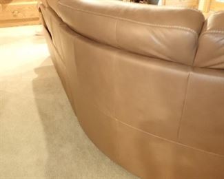 NATUZZI LEATHER ROUND SECTIONAL - WITH 3 - POWER RECLINERS - SIZE 115" TO MIDDLE 115" TO END X 37 DEEP X 38" TALL - EXCELLENT CONDITION