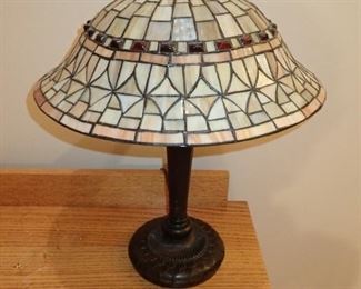 STAINED GLASS LIGHT