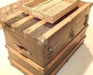 FLAT TOP TRUNK - BASKET TRAY - RUG BEATER
