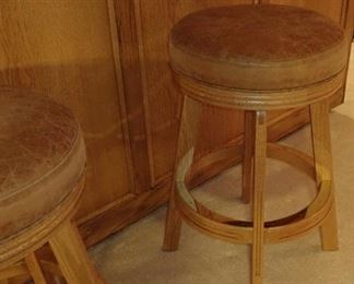 BAR STOOLS WITH LEATHER TOP