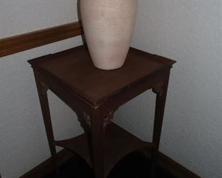 ANTIQUE SIDE TABLE - MIDCENTURY VASE