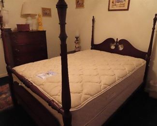 ANTIQUE 4 POSTER MAHOGANY BED