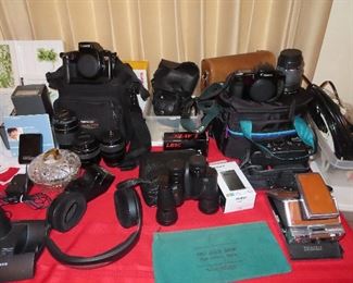 CAMERAS - BINOCULARS