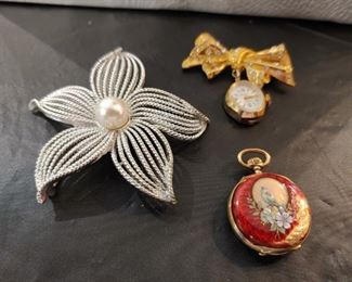 Assorted Jewelry Pins