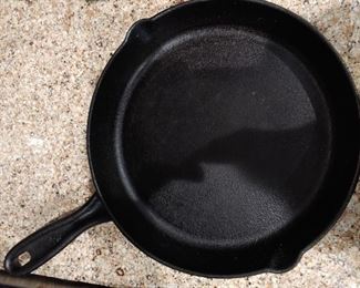 Well seasoned iron skillet - great condition