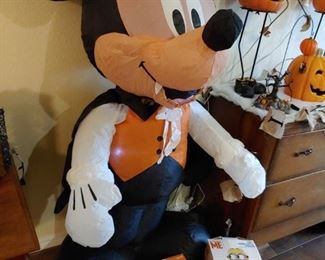 Halloween Inflatables: Mickey Mouse, Minnie Mouse, Despicable Me, and Pumpkin Witch