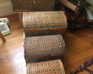 nesting picnic baskets