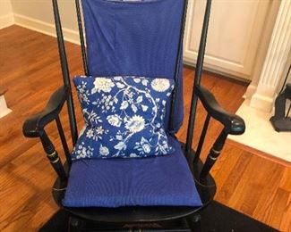 Anorexic rocking chair trying to fool you with padding