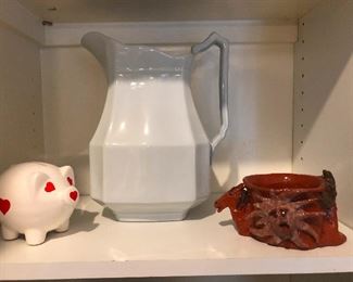 little pig falls in love with alien invader