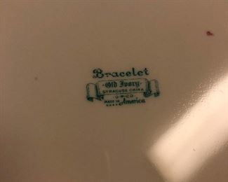 WHAT DOES THAT SAY? Cher, I an't read that. I think it says "Bullpucky apple Googy"