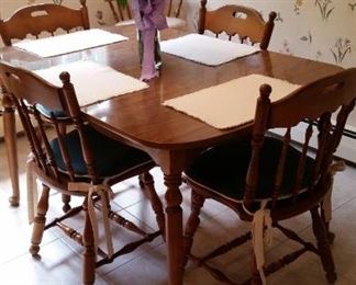 Ethan Allen Kitchen Set, Maple, 36" x 54", plus 2 15" leaves, 6 chairs (2 chairs not shown) 