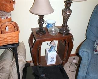 Vintage magazine table, lamps, HP printer
