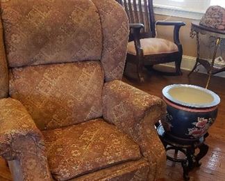 upholstered wing chair recliner