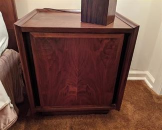 Dillingham "Esprit" walnut side table, with single door and inside drawer.