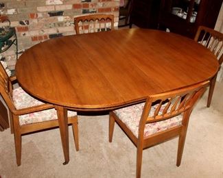 #1 - Gordon Furniture Company Dining Table & Chairs