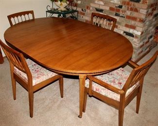 #1 - Gordon Furniture Company Dining Table & Chairs