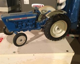FORD TOY TRACTOR