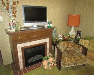 Portable fireplace, 2 leopard print lounge chairs available