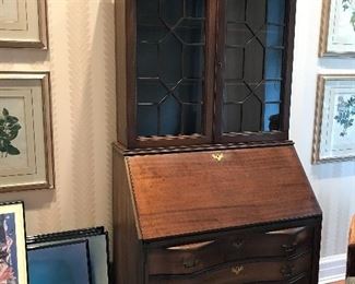 Antique Chippendale serpentine front secretary desk with a hutch, excellent condition