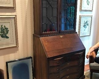 Antique Chippendale serpentine front secretary desk with a hutch, excellent condition
