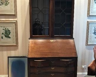Antique Chippendale serpentine front secretary desk with a hutch, excellent condition