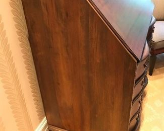 Antique Chippendale serpentine front secretary desk with a hutch, excellent condition