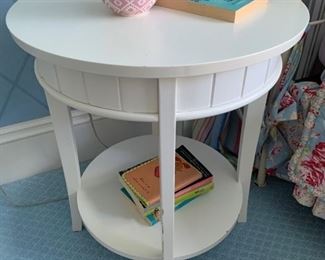 83. White Side Table w/ 1 Drawer Nightstand (21" x 26")