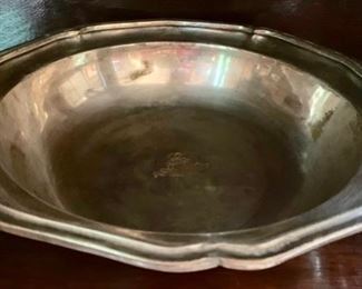 194. Silverplate Scallop Edged Serving Bowl (13")