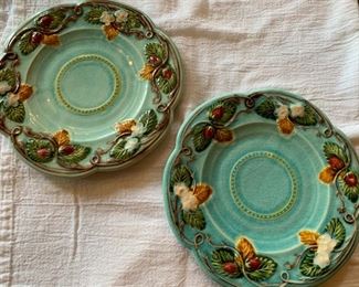252. French Majolica Strawberry Plate c.1920's (9")
253. French Majolica Strawberry Plate c.1920's (9")
