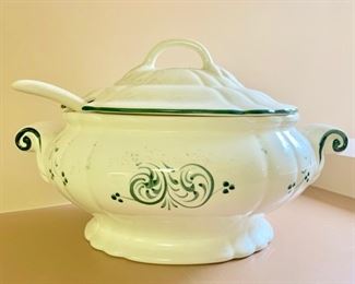182. Longarte Soup Tureen Made in Portugal (13" x 9")