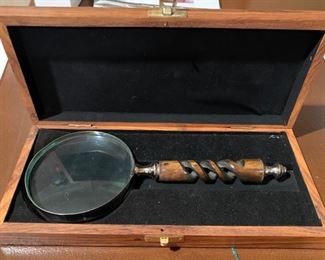 279. Magnifiying Glass w/ Twisted Wood Handle in Wood Box