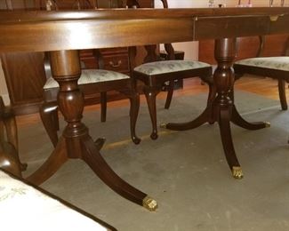 Henkel-Harris Co Virginia Galleries Genuine Mahogany
