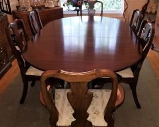 Henkel-Harris Co Virginia Galleries Genuine Mahogany