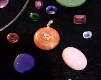 Jade - Pearls - Gemstones