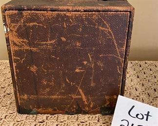 Lot 2159 $125.00 Rochester Optical Co. Victor, Large Format Camera Premo Back, Red Bellows. View of Case is kind of beat, however the Premo camera looks decent. Late 19th Century.