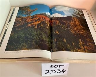 Lot 2334. $8.00. Coffee Table Book: "China Scenes" from 1980, printed in Chinese.