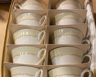 Lot 2393 $275.00. Noritake China. 90 pc! Set. Includes: service for 12 plus serving pieces. 14 Dinner Plates, 12 of each: soup bowls, fruit bowls, dessert/bread&butter plates, salad plates, saucers, cups. Lovely and very complete set! Great condition!