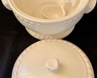 Lot 2413. $40.00. Grand Bead Soup Tureen w/Laddle 3Qt (Target Home), 4 White ceramic bowls (one has a hairline crack)