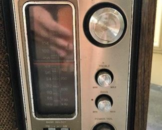 Lot 2499. $38.00. Vintage Sony Model ICF-9650W High Fidelity FM/AM Table Radio - WORKS! 14.5" x 5.5"