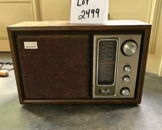 Lot 2499. $38.00. Vintage Sony Model ICF-9650W High Fidelity FM/AM Table Radio - WORKS! 14.5" x 5.5"