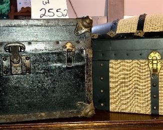 Lot 2552 $40.00 2 Vintage Trunks both the Same Size, Good Shape on the Inside 16" L x 10" H