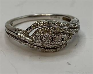 10k Antique Diamond Ring