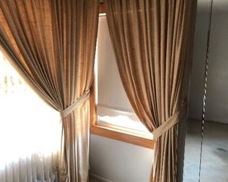 Did we say the drapes were for sale! Yes they are👍 but not shades and not the short ones in the bedroom are (not for sale) sorry 😞